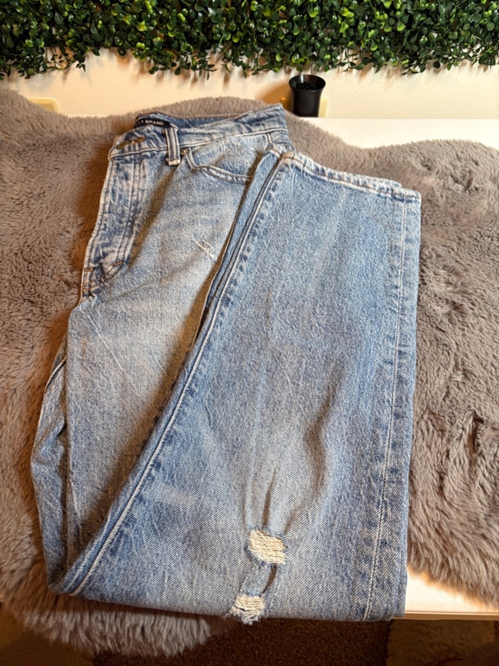 Lucky Brand Light Blue Straight Leg Jeans Size 4